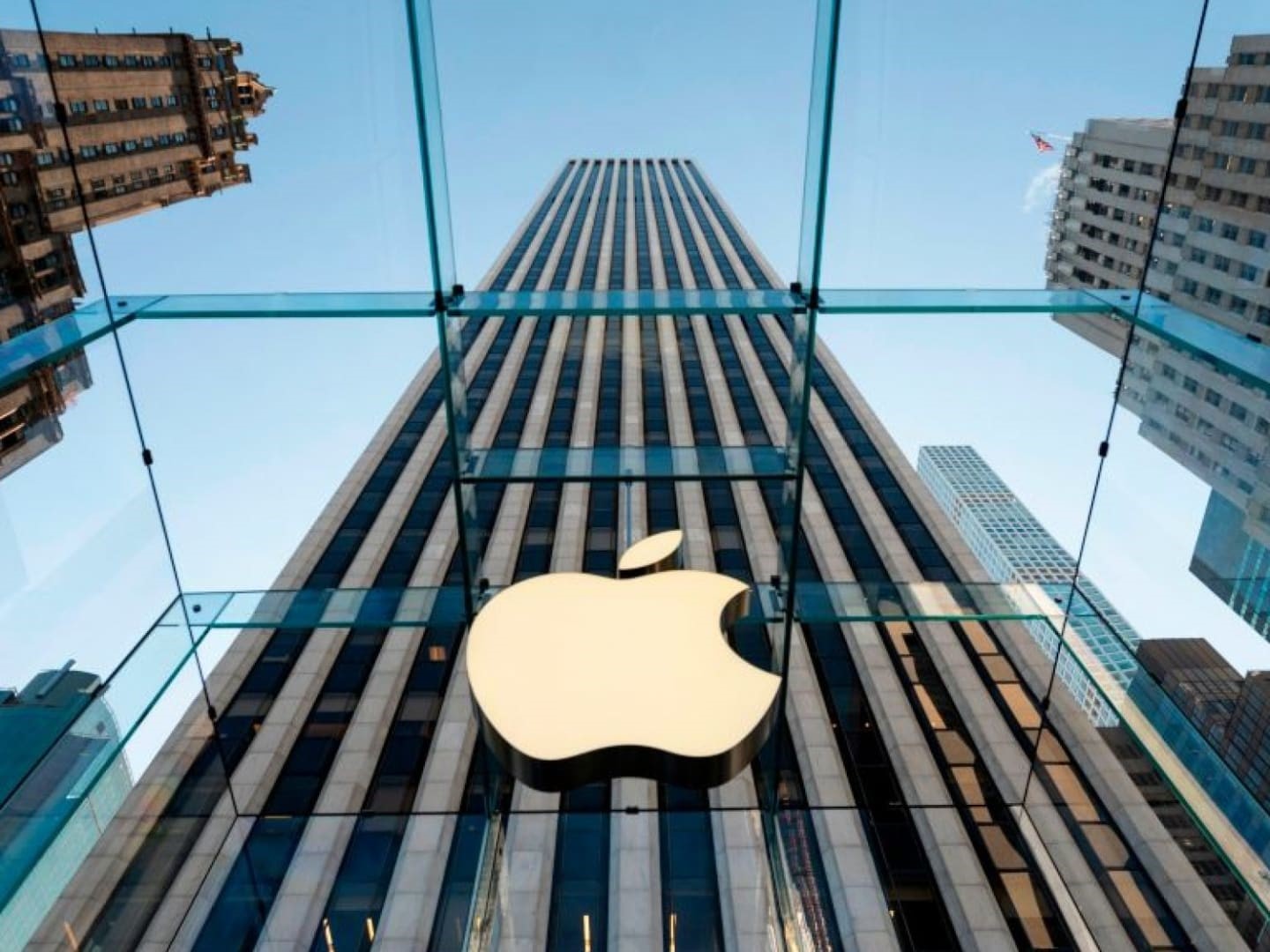Apple utrpel prvý medzikvartálny pokles príjmov za 4 roky