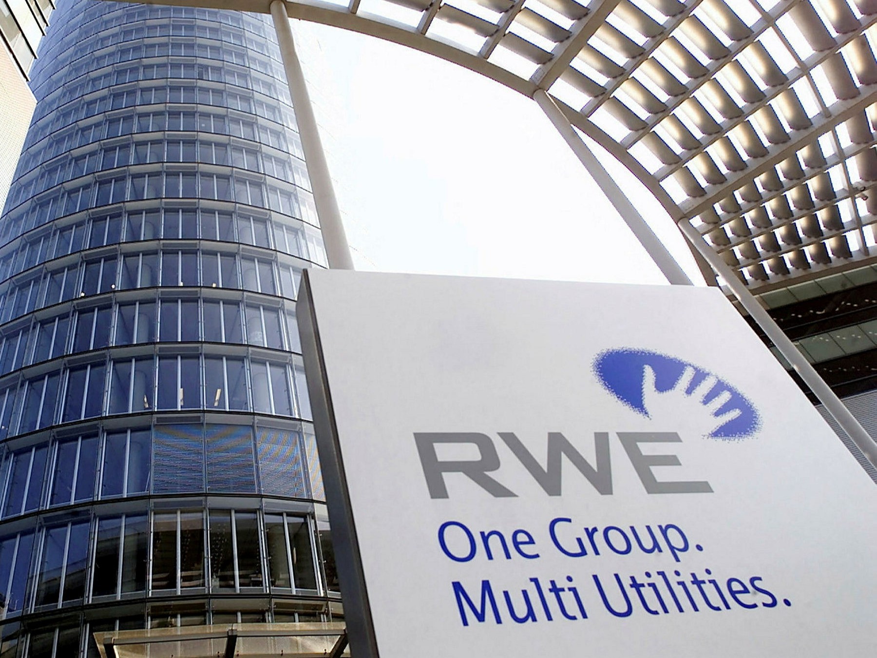 Energtický koncern RWE zvyšuje dividendu a avizuje silný rast