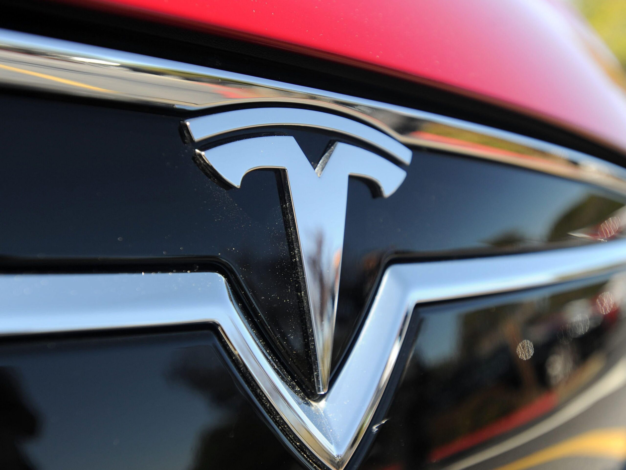 Zníženie cien funguje, Tesla získava podiel na európskom trhu