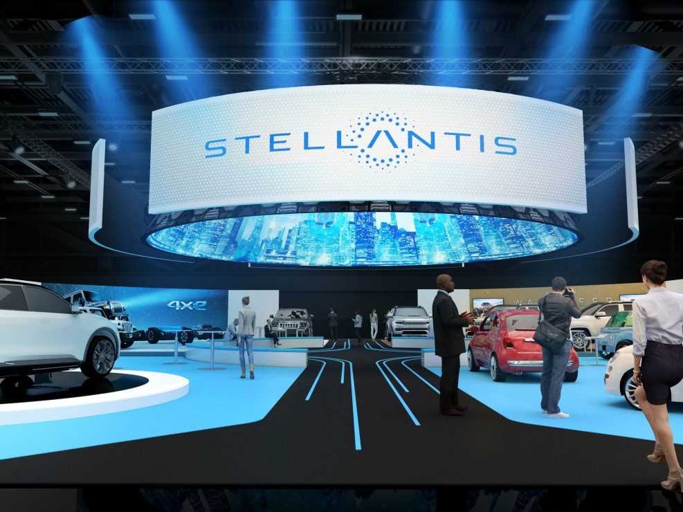 Stellantis v spolupracuje s automobilkami na univerzálnej sieti nabíjačiek pre elektromobily