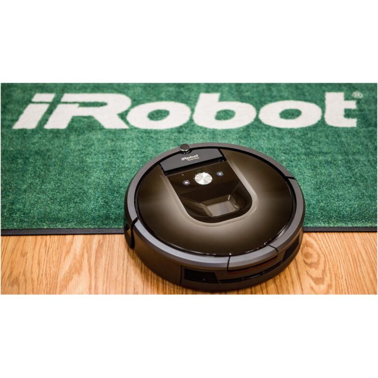 Americká firma iRobot, ktorá sa špecializuje na výrobu a vývoj robotických zariadení a inteligentných robotov, zaznamenala v tomto štvrťroku pokles predaja v USA o 42%. Celkové tržby boli 186,2 milióna USD v porovnaní s 278,2 milióna USD v minulom roku.