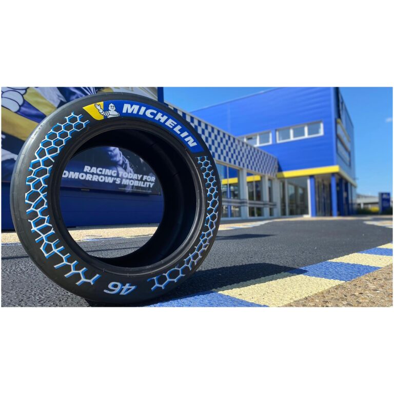 Francúzsky výrobca pneumatík Michelin plánuje zrušiť 1500 pracovných miest a zatváranie závodov v Nemecku. Dôvodom sú rastúce výrobné náklady a tlak konkurencie z krajín s nízkymi mzdami. 