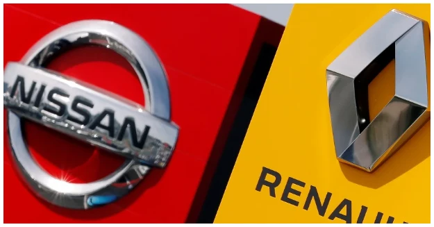 Francúzska automobilka Renault plánuje predať 5 % v japonskej automobilky Nissan naspäť Nissanu, čím zaúčtuje stratu 1,5 miliardy EUR. Tento predaj je prvou tranšou, v ktorej Renault zníži svoj podiel v Nissane na 15 % z pôvodných 43 %.