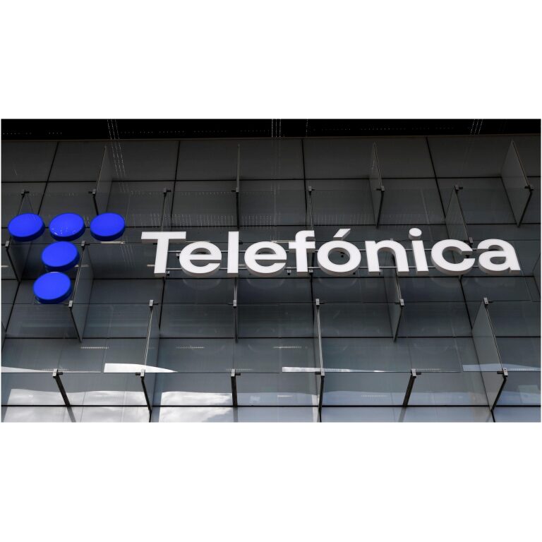 Španielska telekomunikačná spoločnosť Telefónica plánuje zrušiť viac než 5000 pracovných miest do roku 2026. Hlavným dôvodom je prečo sa firma rozhodla k tomu kroku je zníženie prevádzkových nákladov.