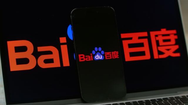 Spoločnosť Baidu ukončila plánovanú akvizíciu spoločnosti JOYY v oblasti živého vysielania v Číne za 3,6 miliardy USD, pretože čínsky protimonopolný regulátor pravdepodobne neschváli dohodu. Neúspech dohody vrhá tieň na ambíciu Baidu diverzifikovať svoje príjmy.