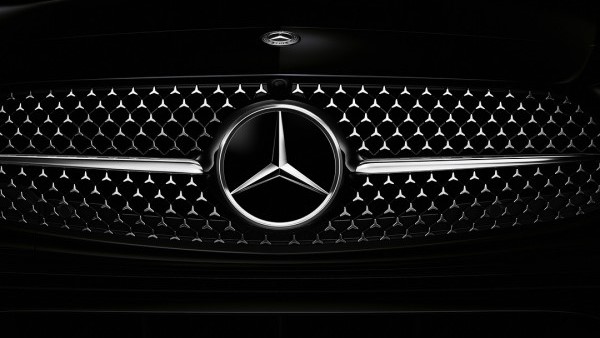 Jedna z najväčších nemeckých automobiliek Mercedes-Benz oznámila, že predaj jeho áut vzrástol v roku 2023 o 1,5 % na takmer 2,5 milióna kusov. Predaj batériových elektrických modelov medziročne vzrástol o 73 % na 222.600 kusov.