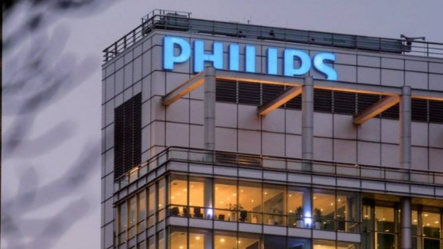 Akcie holandskej firmy Philips klesli v rozšírenom obchodovaní o 8 % po tom, čo tržby aj čistý zisk spoločnosti zaostali za očakávaniami analytikov. Firma vykázala tržby 5,06 miliardy EUR. Pre rok 2024 očakáva rast tržieb medzi 3 % až 5 %, čo je v súlade s analytikmi.