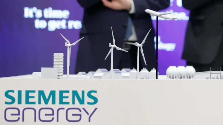 Siemens Energy, nemecká priemyselná spoločnosť, ktorá sa špecializuje na energetické technológie znižuje stratu a zlepšuje prognózu