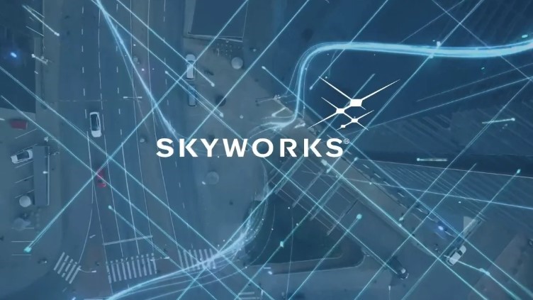 Akcie polovodičovej firmy Skyworks si v rozšírenom obchodovaní pripisujú 4,5% po tom, čo firma ohlasuje silný výhľad. Tržby za 1 štvrťrok 2024 boli 1,2 miliardy USD a upravený zisk na akciu 1,97 USD, čo prekonalo očakávania.