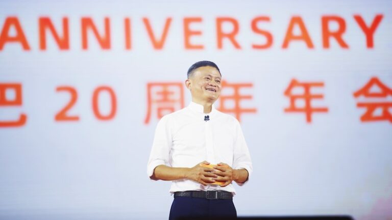 Alibaba investovala do čínskeho startupu v oblasti umelej inteligencie Moonshot AI 1 miliardu USD. Moonshot AI, patrí k známym startupom vyvíjajúcim generatívnu umelú inteligenciu v Číne, s nádejou, že sa raz vyrovná podobným ako OpenAI a Google.
