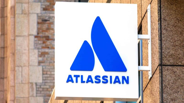 Austrálska firma Atlassian, ktorá je známa predovšetkým svojimi softvérovými produktmi a nástrojmi zameranými na správu projektov, vykázala tržby 1,06 miliardy USD. To predstavuje 21 % nárast. Zisk na akciu bol vo výške 73 centov, čo predstavuje nárast o 62 %.