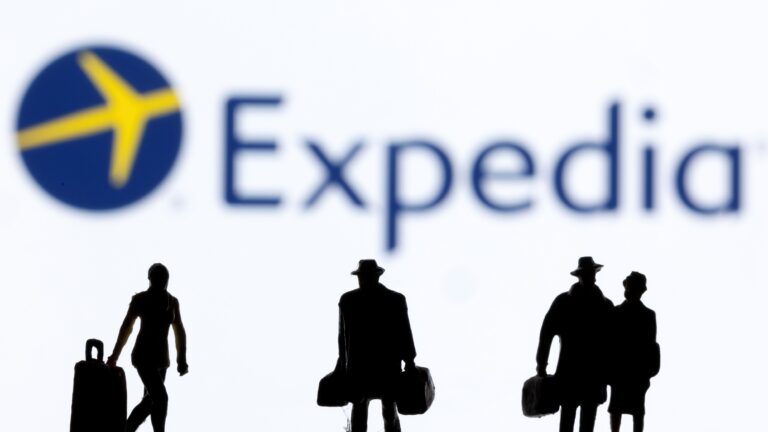 Online cestovná firma Expedia Group vykázala slabšie kľúčové ukazovatele ako očakávala Wall Street. Expedia tiež mení CEO, stane sa ňou Ariane Gorin, ktorá naposledy zastávala pozíciu prezidentky divízie podnikových riešení. Akcie v rozšírenom obchodovaní klesajú o 14 %.