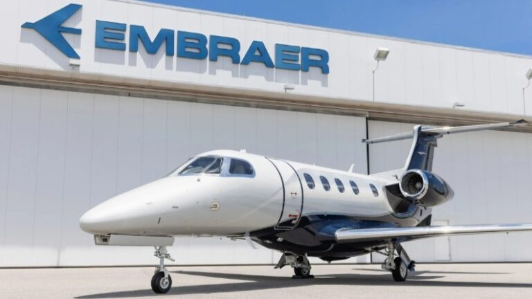 Najväčší brazílsky výrobca lietadiel Embraer oznámil tržby za minulý rok 5,3 miliardy USD a predpokladá zvýšený dopyt po ich lietadlách v tomto roku. Embraer je tretím najväčším výrobcom lietadiel na svete, po Airbuse a Boeingu.