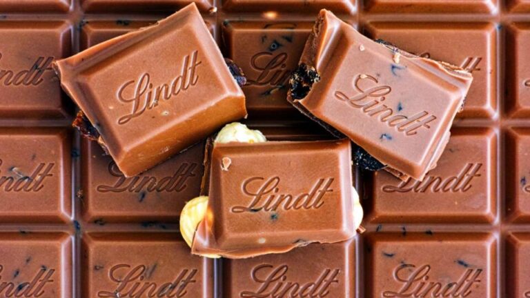 Švajčiarsky výrobca čokolády Lind & Sprüngli oznámil za minulý rok zvýšenie zisku o 18 %, aj napriek spomaleniu globálneho trhu s čokoládou. Čistý zisk spoločnosti za celý rok 2023 vzrástol o 17,9 % na 699,1 milióna EUR.