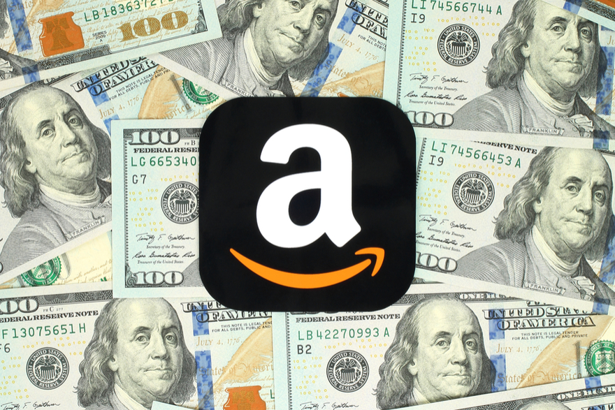 Čo urobí Amazon s hromadiacou hotovosťou na účte?