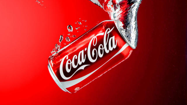 Americký nápojový koncern Coca-Cola ohlásil nárast tržieb aj zisku v prvom kvartáli tohto roka. Hlavnými dôvodmi tohto rastu bol väčší objem predaja a vyššie ceny výrobkov. Manažment predstavil ambiciózny plán.