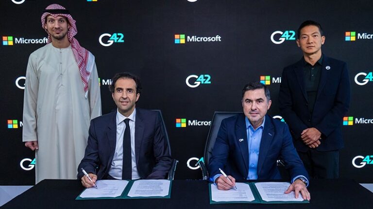 Microsoft investuje 1,5 miliardy USD do emirátskej spoločnosti G42. Partnerstvo prichádza v čase, keď sa Washington snaží oslabiť technologické pokroky Pekingu, pričom Spojené štáty pridali štyri čínske spoločnosti na zoznam exportných obmedzení.