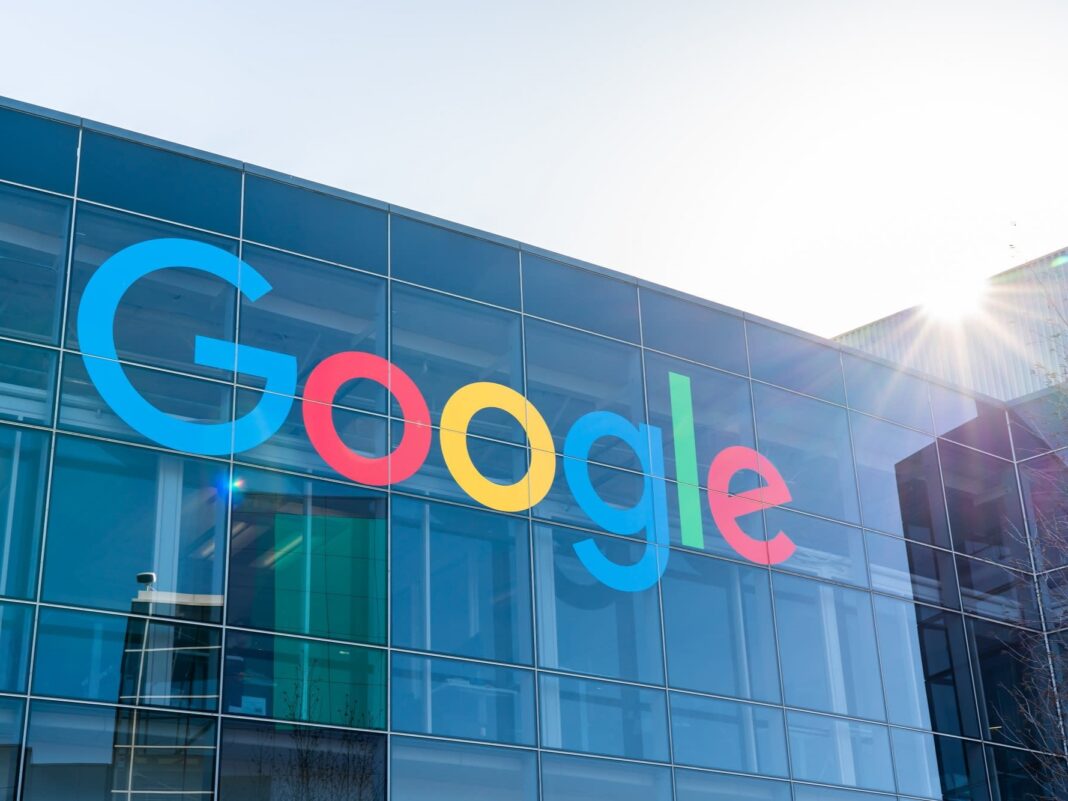 Google s historicky prvou dividendou, zvyšuje tiež buyback o 70 miliárd USD