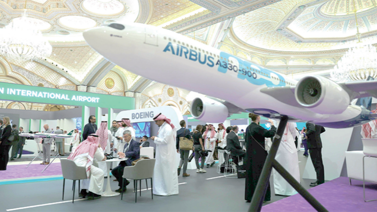 Airbus získal objednávku na vyše 100 lietadiel od Saudia Group, investícia prinesie rozmach leteckého priemyslu. Saudská Arábia okrem toho na konci roka 2022 oznámila ambiciózne plány na výstavbu nového letiska v hlavnom meste Rijád, chce konkurovať regionálnym lídrom, ako sú Dubaj a Dauha.