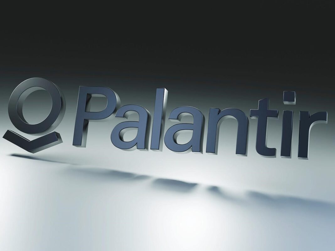 Palantir ukazuje ako má vyzerať implementácia AI, akcie rastú o 13 %