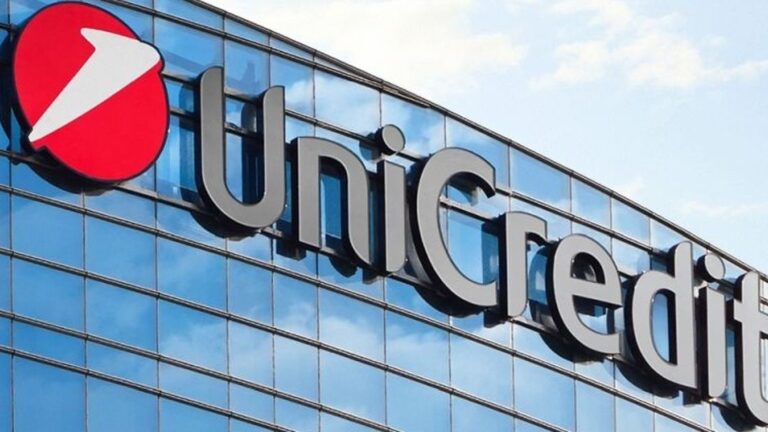 UniCredit, jedna z vedúcich bánk v Taliansku, hlási silný rast zisku a tržieb v prvom štvrťroku 2024. Čistý zisk banky dosiahol ročný nárast 24 % na 2,6 miliardy EUR. Tržby medziročne vzrástli o 7,5 %. Akcie v reakcií na výsledky vzrástli 3 %.