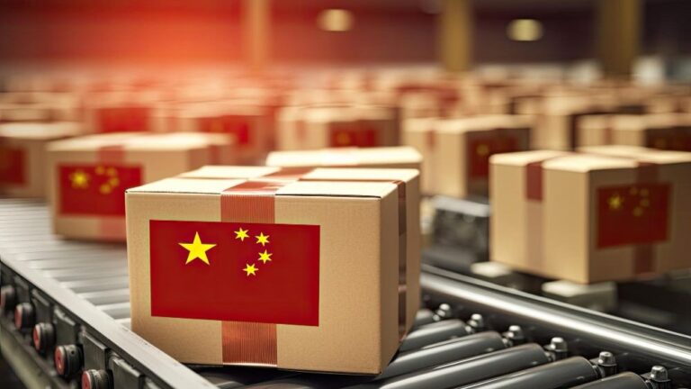 Maloobchodné tržby a priemyselná produkcia v Číne zaznamenali rast. Čínska vláda intenzívne pracuje na oživení hospodárskeho rastu.