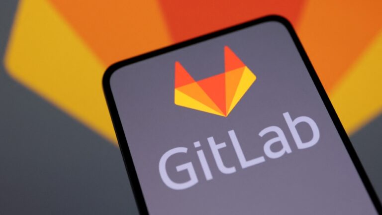 GitLab prekonal očakávania, ale akcie nezaznamenali výrazný nárast. Firma vykázala silné výsledky, ale nové AI funkcie ešte neovplyvnili tržby.