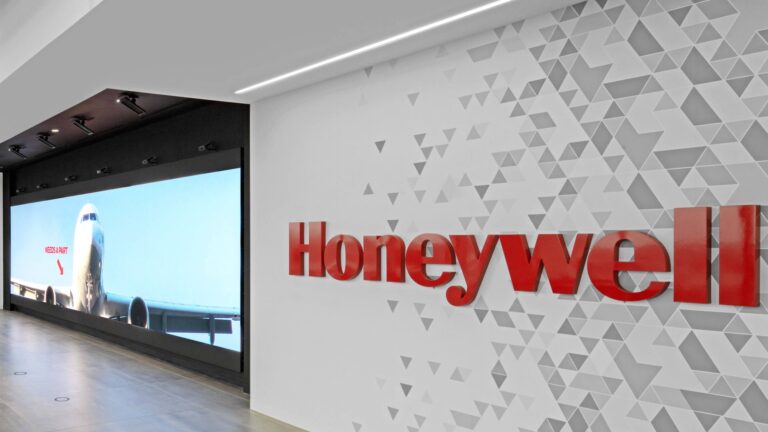 Honeywell oznámil, že kúpi spoločnosť CAES Systems, poskytovateľa technológií pre letecký a obranný priemysel, za 1,9 miliardy USD.