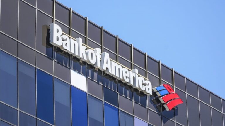 Bank of America prekonala očakávania analytikov napriek poklesu zisku. Úverové portfólio vzrástlo na 1,08 bilióna USD.