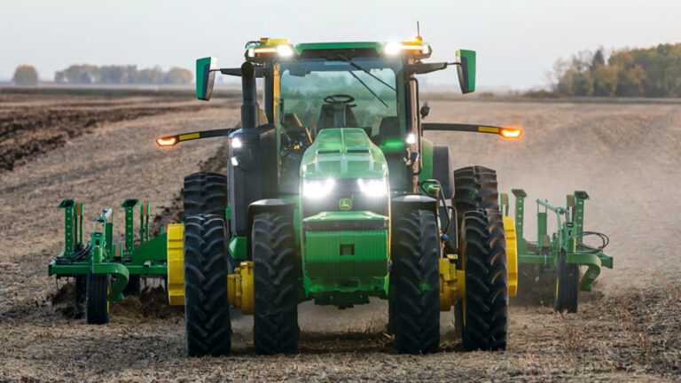 Americký výrobca poľnohospodárskych a stavebných strojov Deere zaznamenal pokles zisku.