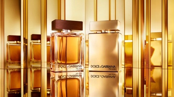 Módny dom Dolce & Gabbana zaznamenal prevádzkovú stratu 13 miliónov EUR za obchodný rok 2023/2024. Tržby však stúpli o 17 %, najmä vďaka kozmetickej divízii.