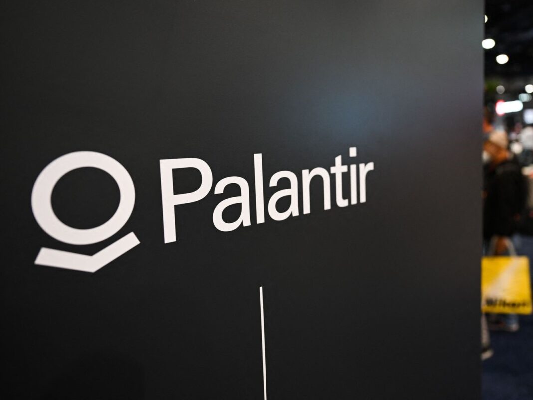 Najnovší prírastok indexu S&P 500 Palantir valcuje, akcie na maxime